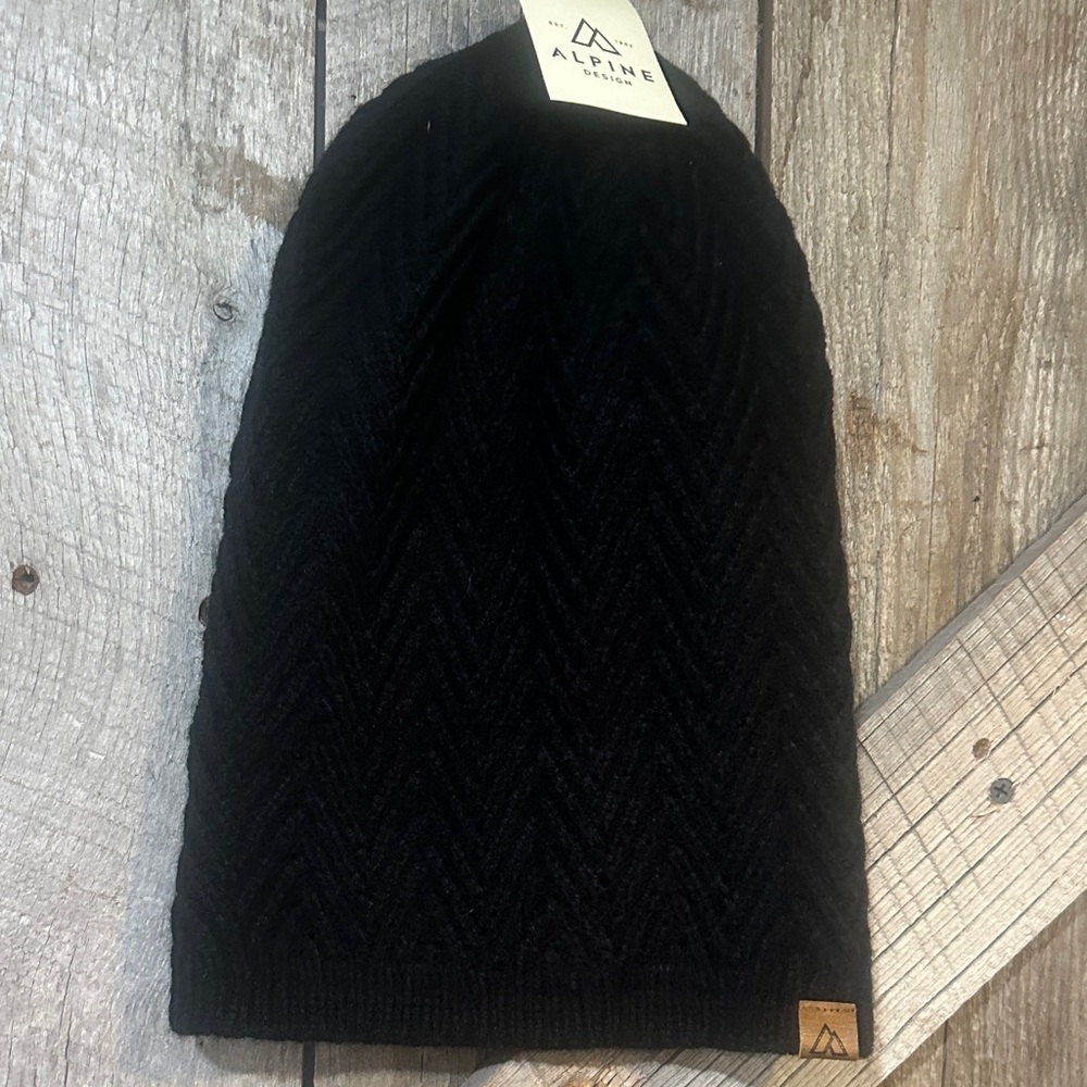 Alpine Design Black Chevron Knit Beanie